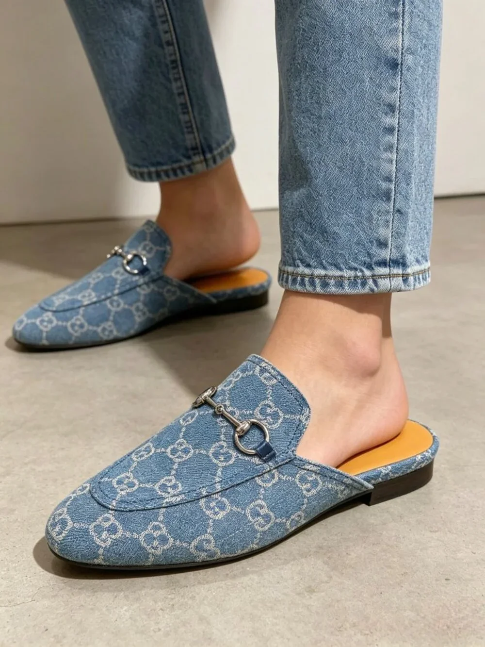 Gucci Women’s Monogram Jumbo GG Denim Malaga Princetown Slippers Light Blue EU37 - Picture 13 of 14